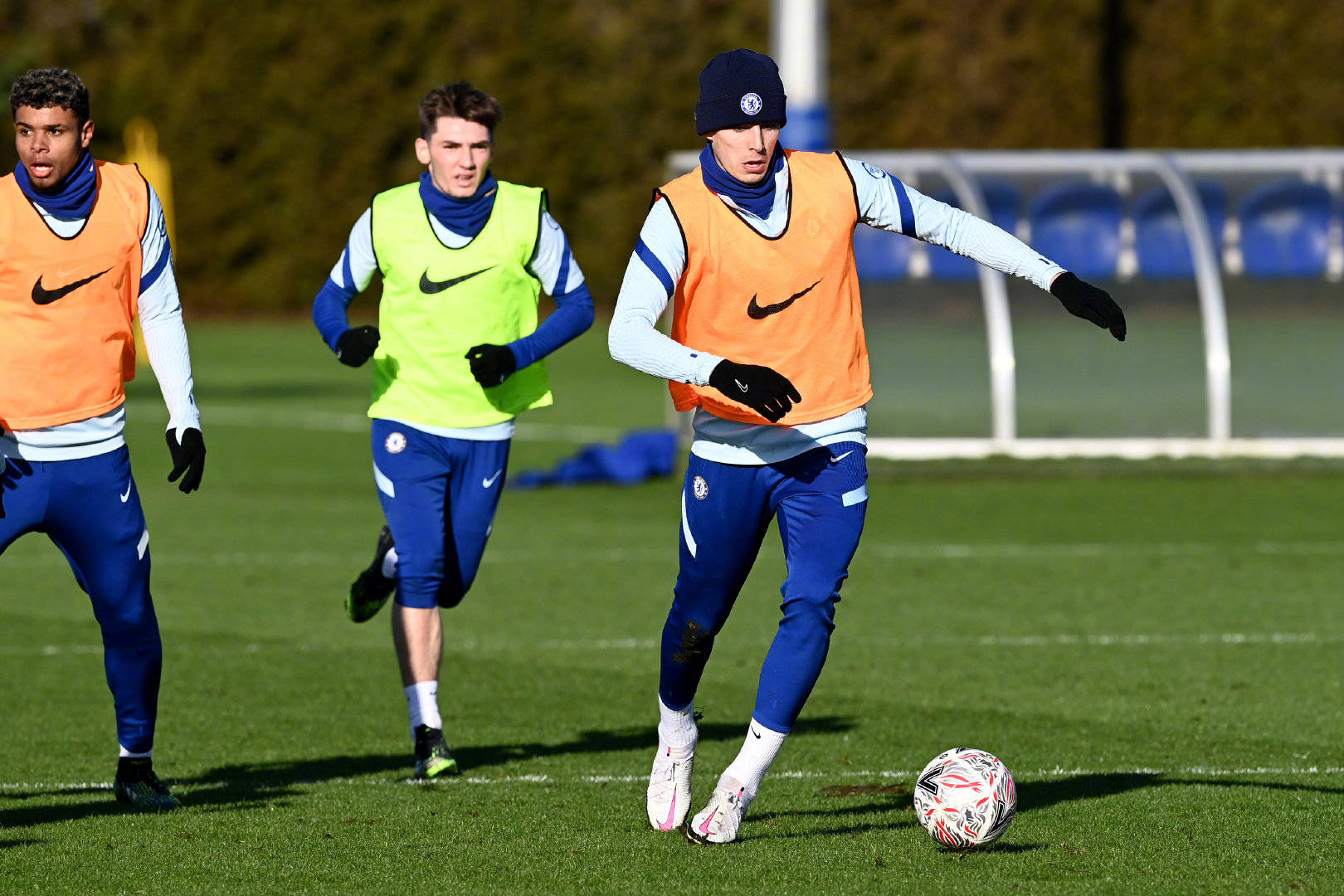 切尔西训练开放日，赛前伤情更新引欢呼，足总杯在即，医务组通报恢复的简单介绍-体育社区